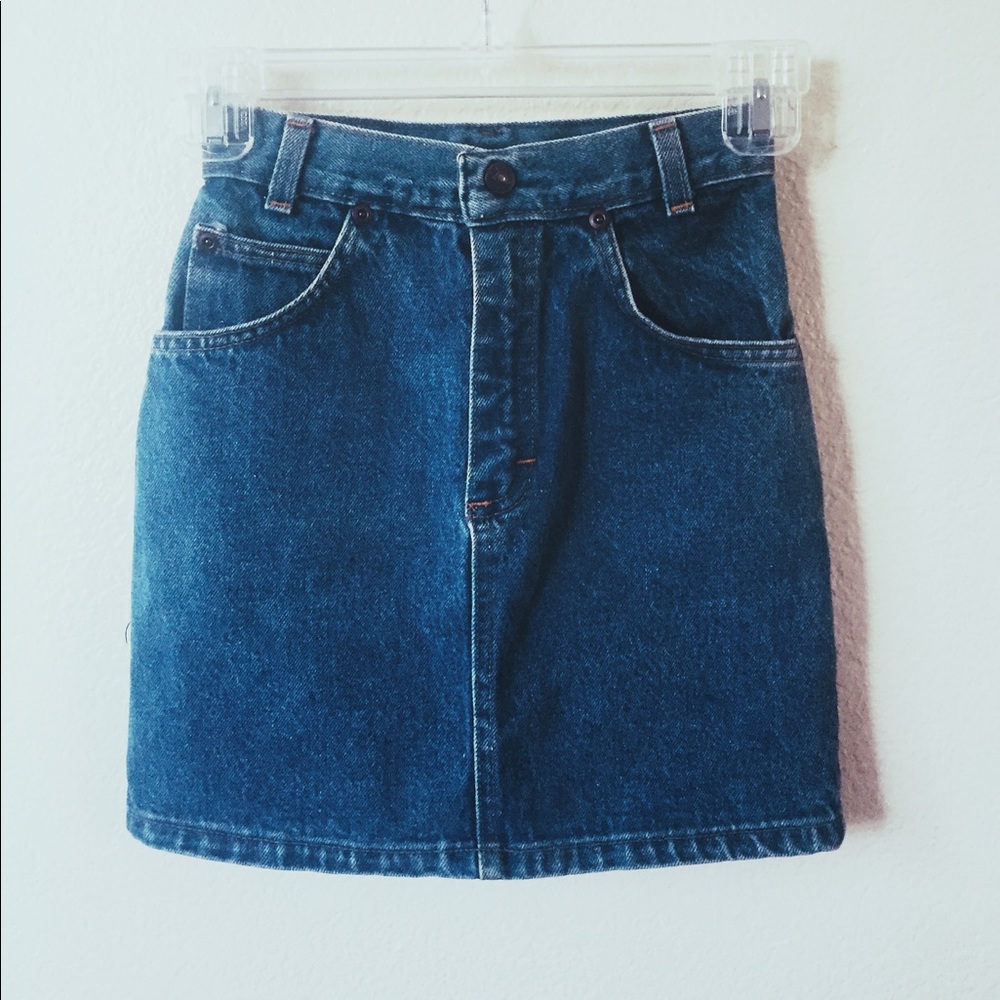 Trendy high waist jean skirt 🌸
